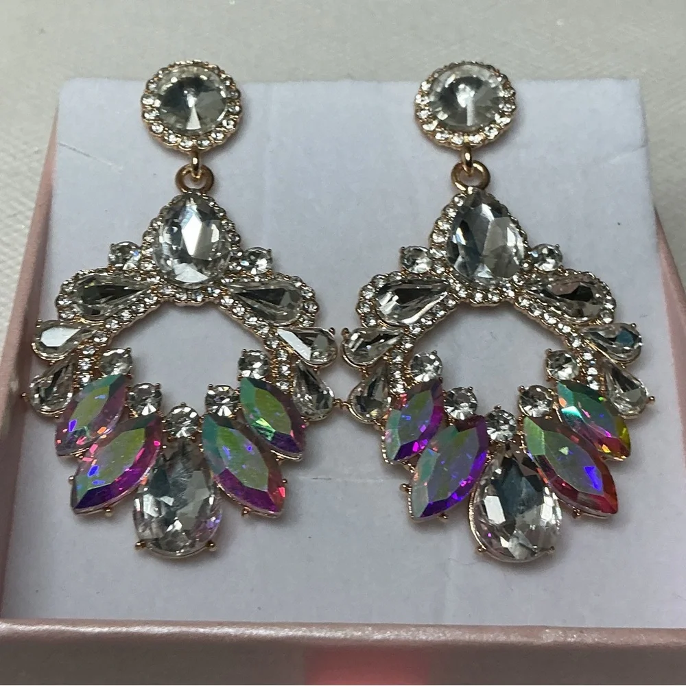 💖 Iridescent Aurora Borealis Crystal Drop Earrings